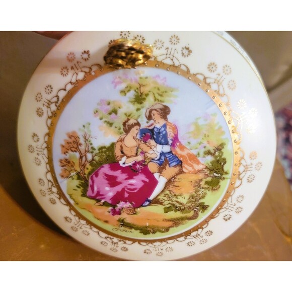 MCM Lefton Porcelain Silent Butler/ Crumb Catcher MINT Courting Couple Gold Trim - Picture 4 of 15